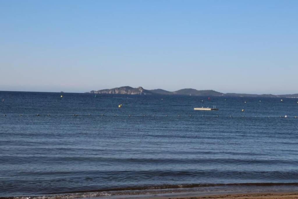 Suite 1 Chambre, 1 Sejour, Climatise, Piscines, 400M De La Mer 拉隆德莱丝莫里斯 外观 照片